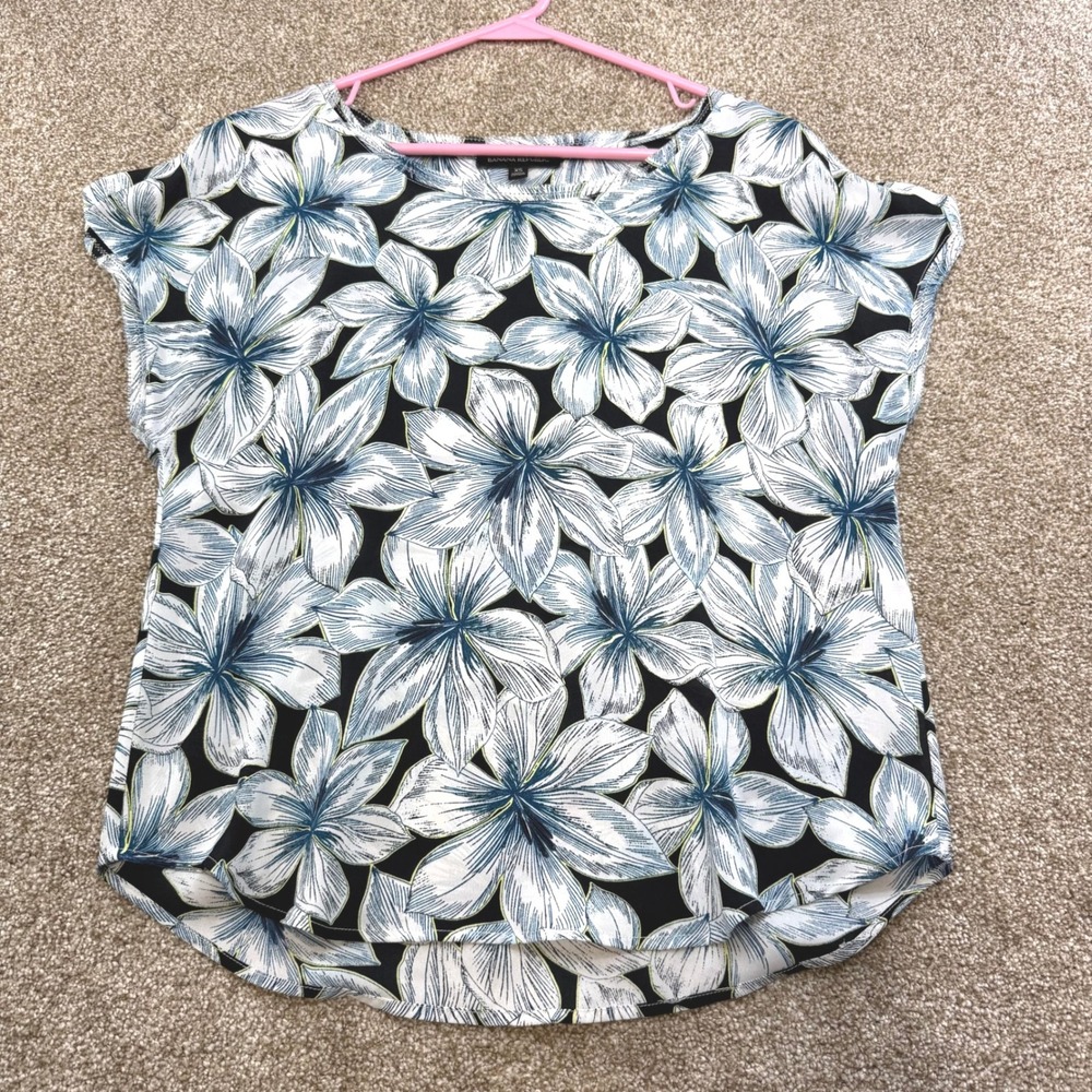 Banana Republic Womens XS Blue White Floral Lily Cap Sleeve Blouse Black Top